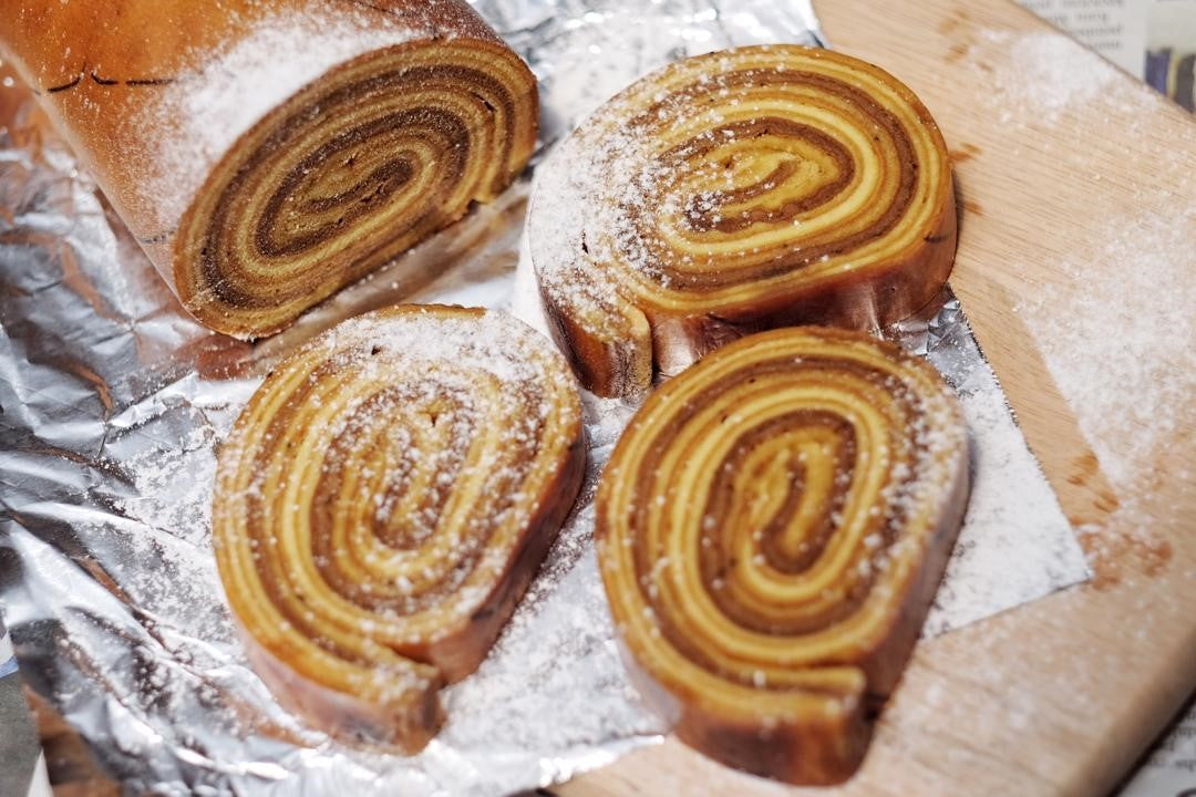 Chocolate Layer Rolls