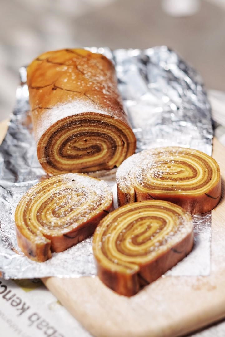 Chocolate Layer Rolls