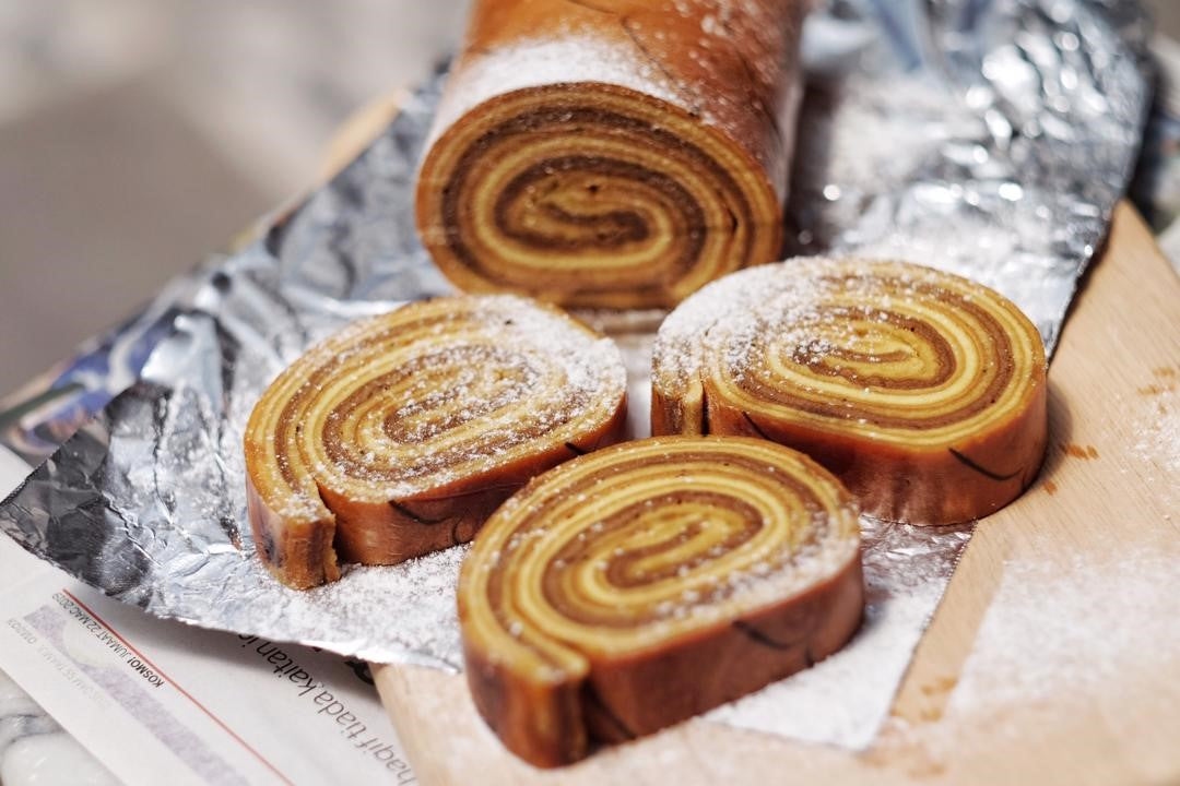 Chocolate Layer Rolls