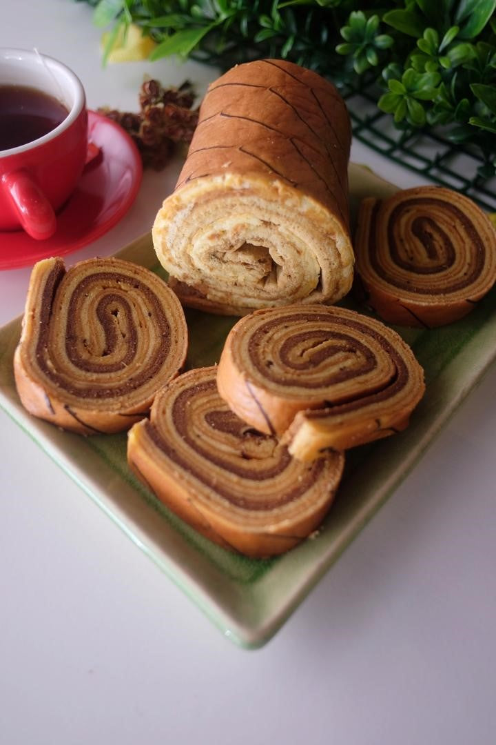 Chocolate Layer Rolls